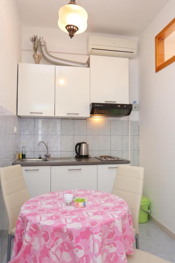 Apartments With A Parking Space Lokva Rogoznica, Omis - 17645 Esterno foto